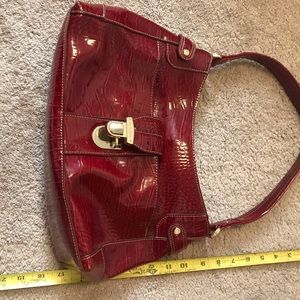 Handbag very pretty wine color used once or twice